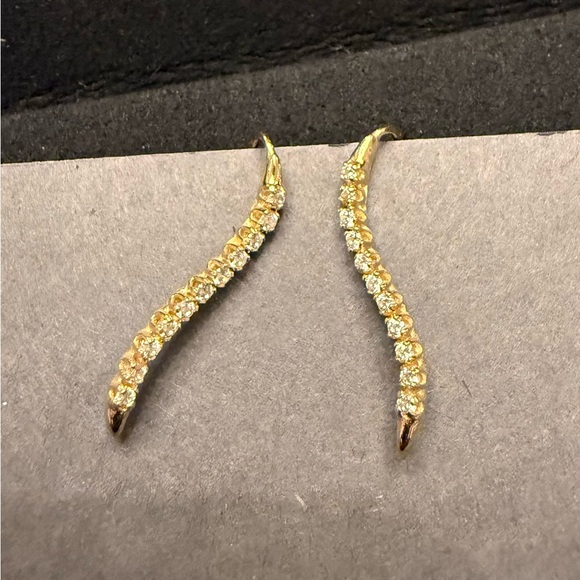 Stunning 14K Yellow Gold Diamond? Curved Bar Earrings/ Ear Crawlers, Estate, EUC - Picture 2 of 7